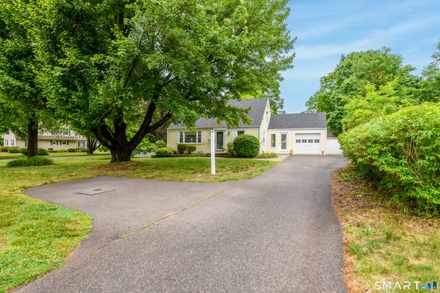 1706 Main Street, Glastonbury, CT 06033