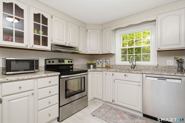 1706 Main Street, Glastonbury, CT 06033