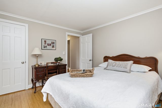 1706 Main Street, Glastonbury, CT 06033