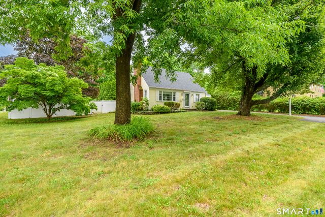 1706 Main Street, Glastonbury, CT 06033