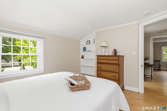 1706 Main Street, Glastonbury, CT 06033