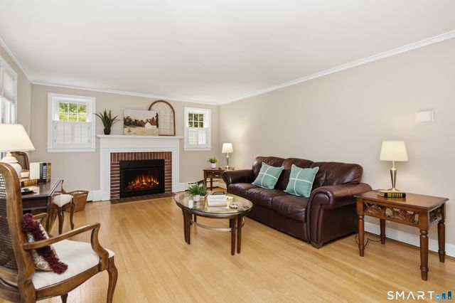 1706 Main Street, Glastonbury, CT 06033
