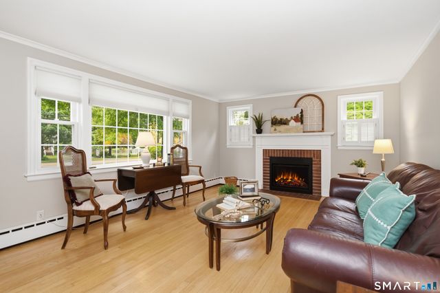 1706 Main Street, Glastonbury, CT 06033