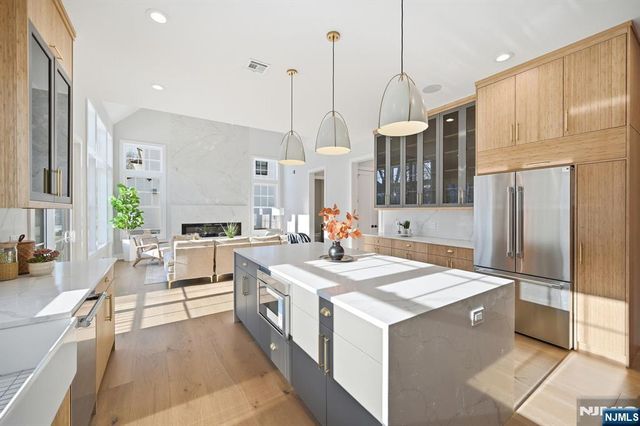 1 Breton Place, Livingston, NJ 07039