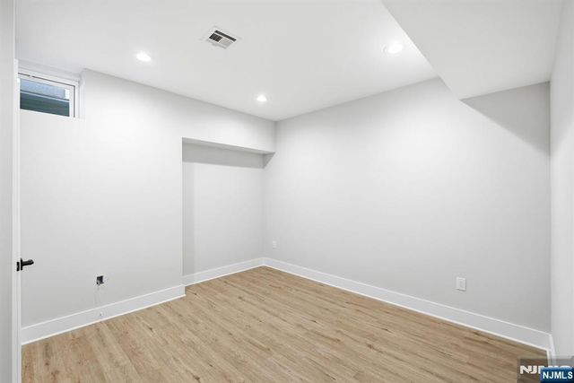 1 Breton Place, Livingston, NJ 07039