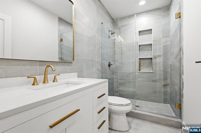 1 Breton Place, Livingston, NJ 07039