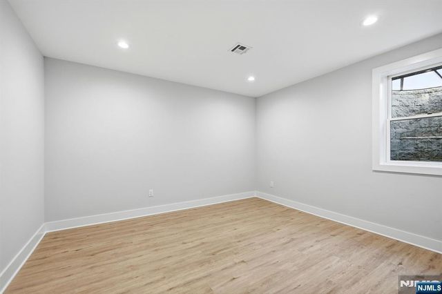 1 Breton Place, Livingston, NJ 07039