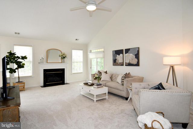 6004 GALLANT FOX CT, Gainesville, VA 20155