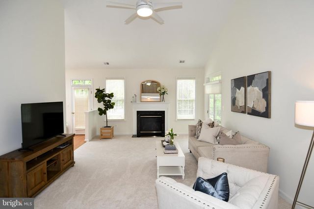 6004 GALLANT FOX CT, Gainesville, VA 20155
