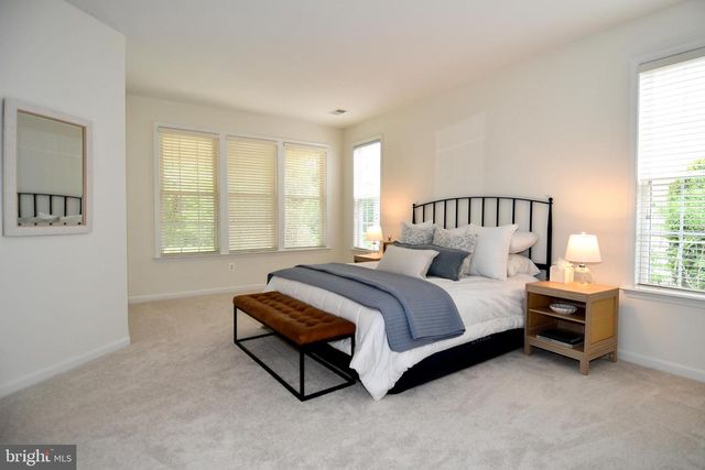 6004 GALLANT FOX CT, Gainesville, VA 20155