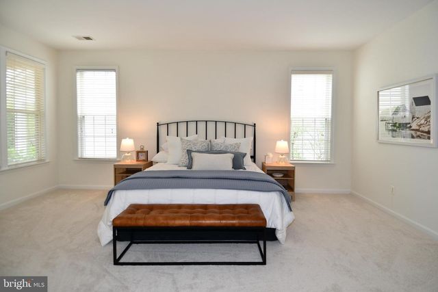 6004 GALLANT FOX CT, Gainesville, VA 20155