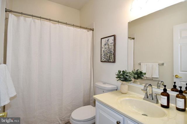 6004 GALLANT FOX CT, Gainesville, VA 20155