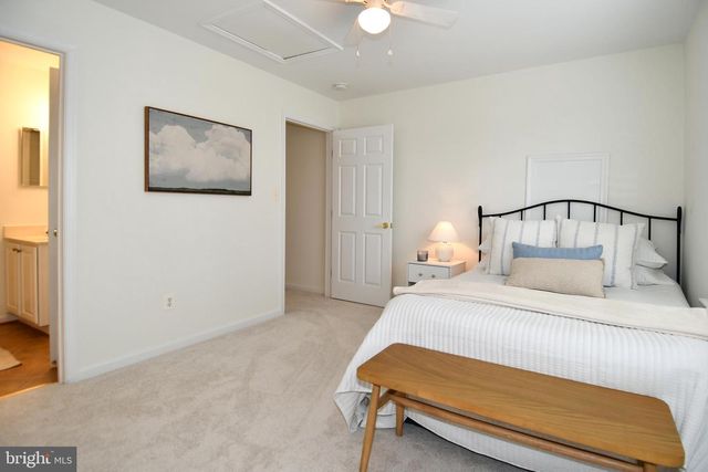 6004 GALLANT FOX CT, Gainesville, VA 20155
