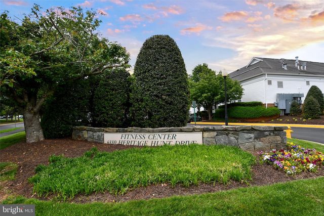 6004 GALLANT FOX CT, Gainesville, VA 20155