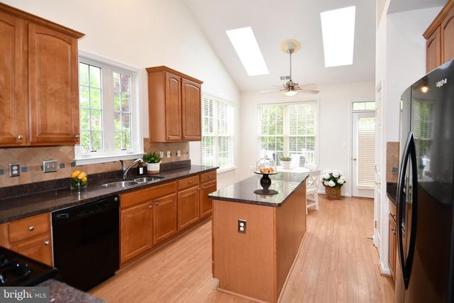 6004 GALLANT FOX CT, Gainesville, VA 20155