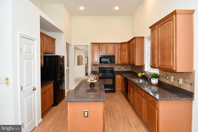 6004 GALLANT FOX CT, Gainesville, VA 20155