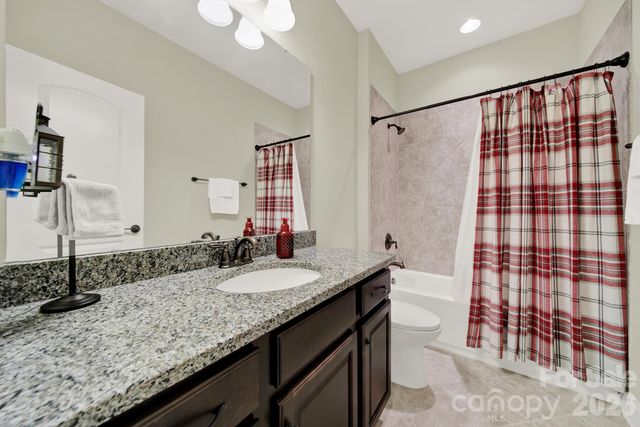 6390 Willow Farm Drive, Denver, NC 28037