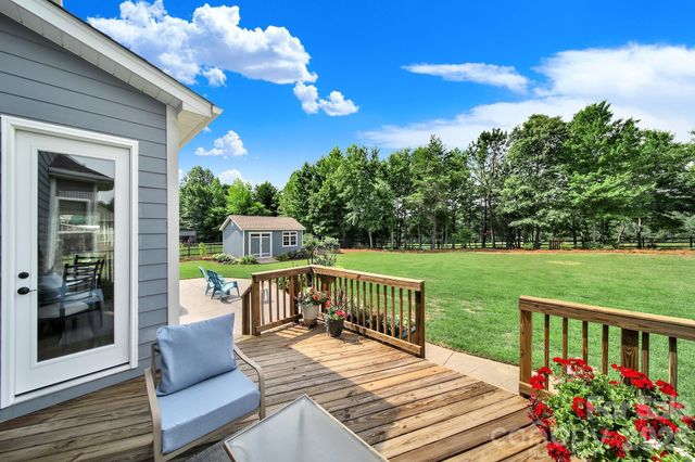 6390 Willow Farm Drive, Denver, NC 28037
