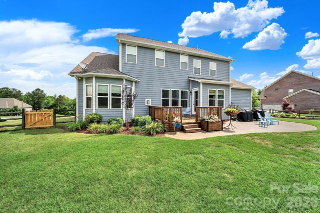 6390 Willow Farm Drive, Denver, NC 28037