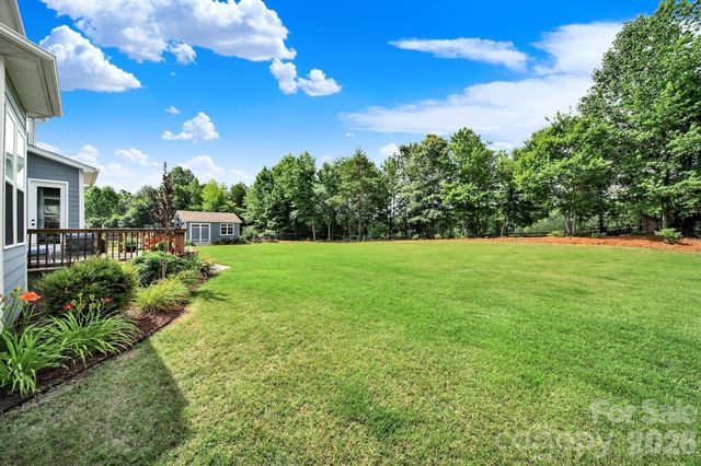 6390 Willow Farm Drive, Denver, NC 28037