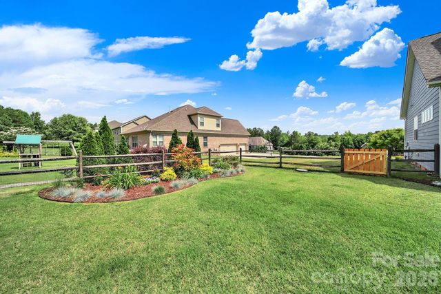 6390 Willow Farm Drive, Denver, NC 28037