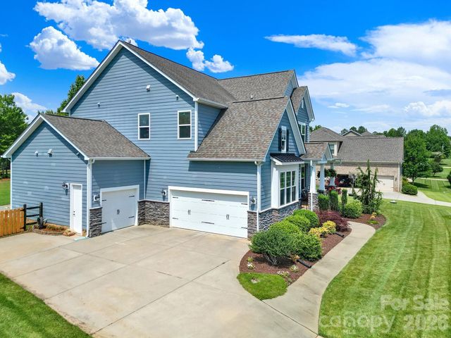 6390 Willow Farm Drive, Denver, NC 28037