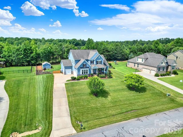 6390 Willow Farm Drive, Denver, NC 28037