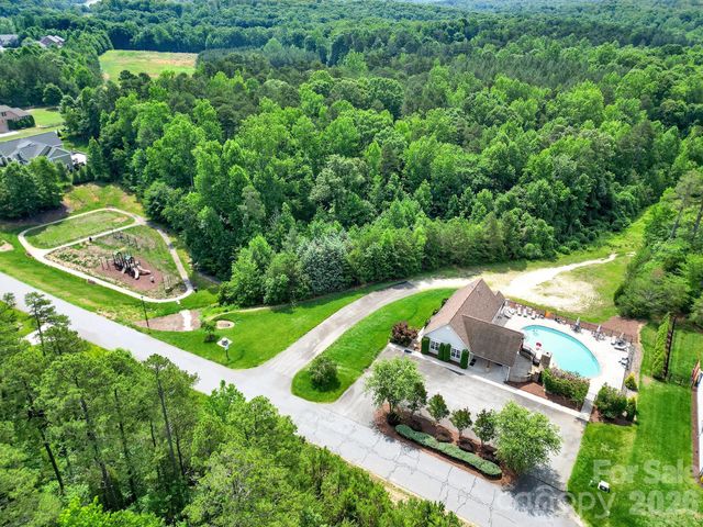 6390 Willow Farm Drive, Denver, NC 28037