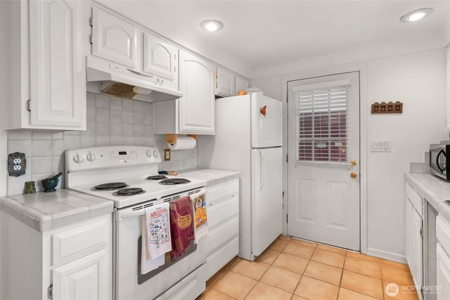 6017 W Sarazen Street SE, Olympia, WA 98513
