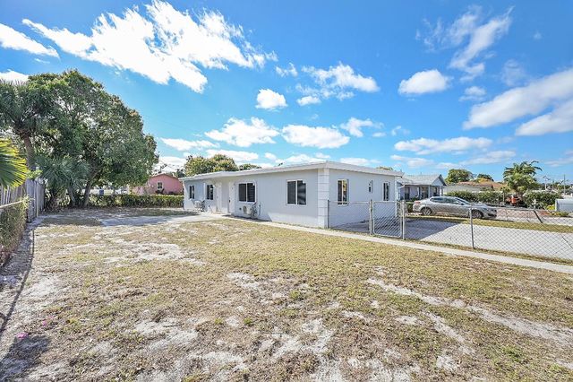 1157 W 36th Street 1, Riviera Beach, FL 33404