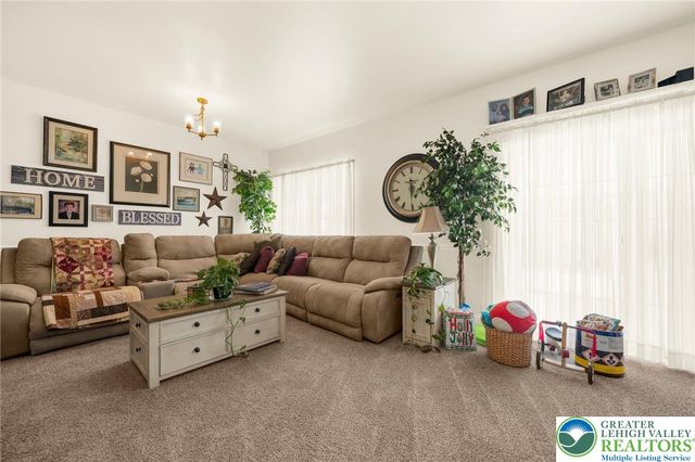 195 Maple Court, Alburtis Boro, PA 18011