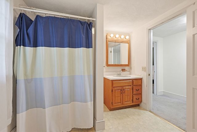 281 Scott Rd, Cumberland, RI 02864