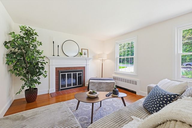 281 Scott Rd, Cumberland, RI 02864