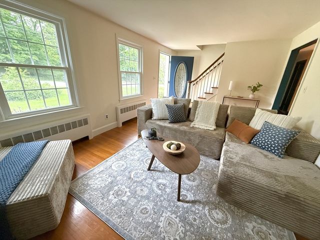 281 Scott Rd, Cumberland, RI 02864