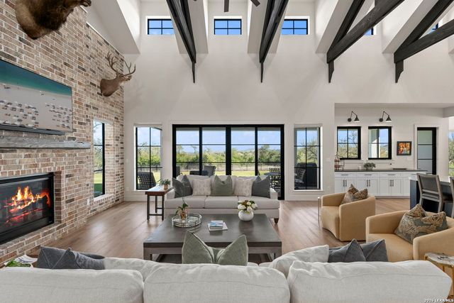 11326 Montell Pt, Boerne, TX 78006