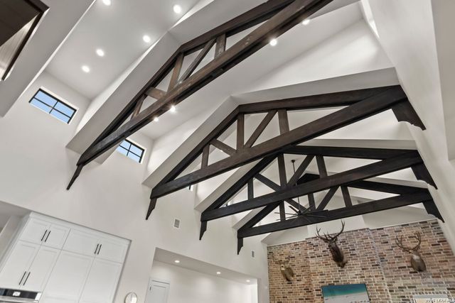 11326 Montell Pt, Boerne, TX 78006