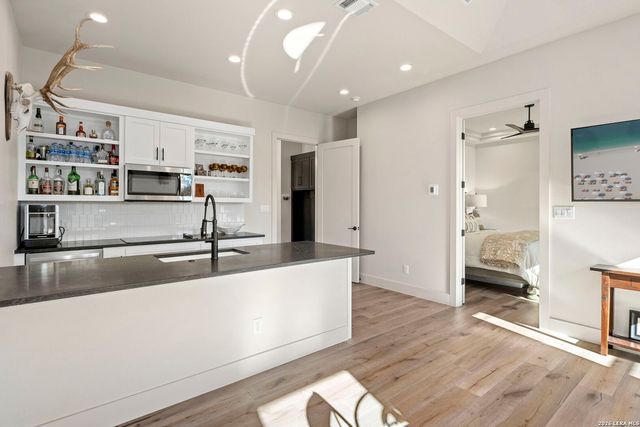 11326 Montell Pt, Boerne, TX 78006