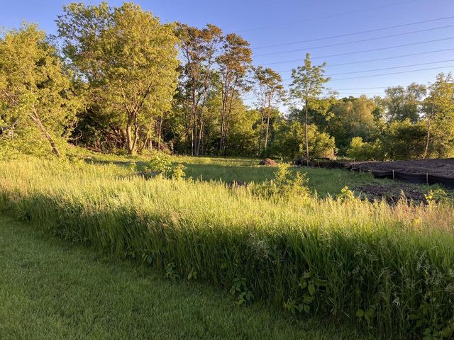 3922 W Plainfield AVENUE S, Greenfield, WI 53221