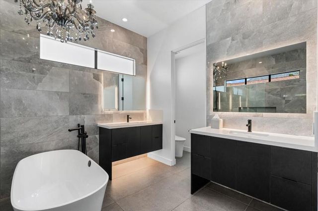 161 Holliday Way, Palm Springs, CA 92262