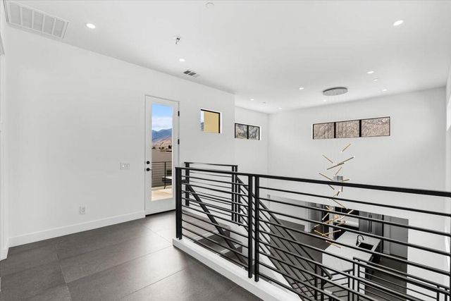 161 Holliday Way, Palm Springs, CA 92262