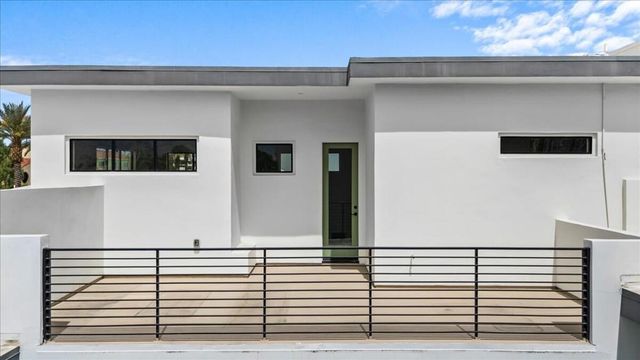 161 Holliday Way, Palm Springs, CA 92262