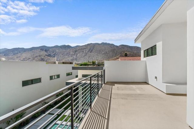 161 Holliday Way, Palm Springs, CA 92262