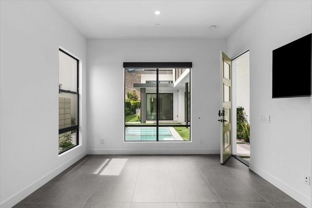 161 Holliday Way, Palm Springs, CA 92262