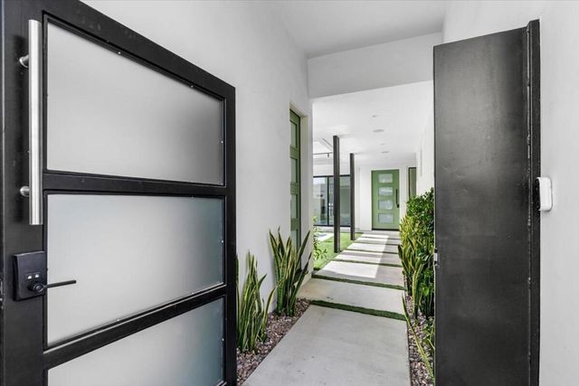 161 Holliday Way, Palm Springs, CA 92262