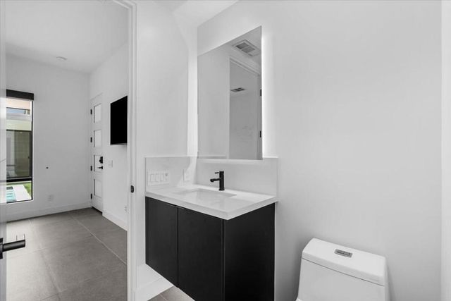 161 Holliday Way, Palm Springs, CA 92262