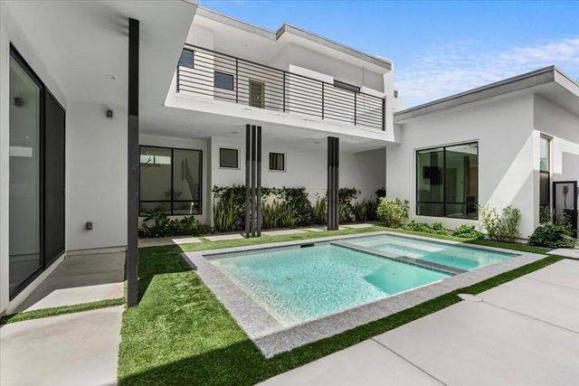 161 Holliday Way, Palm Springs, CA 92262