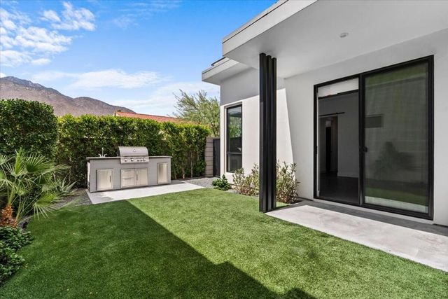 161 Holliday Way, Palm Springs, CA 92262