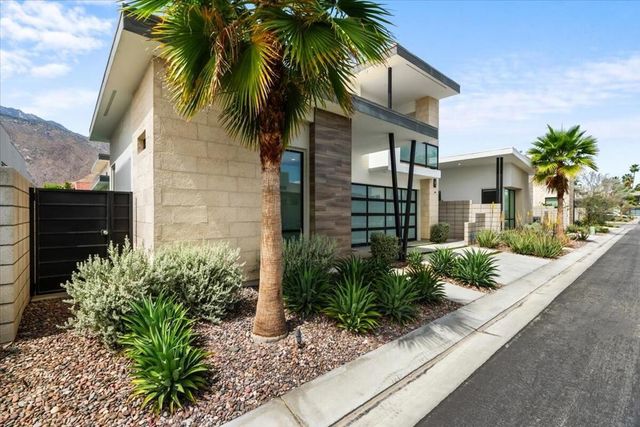 161 Holliday Way, Palm Springs, CA 92262