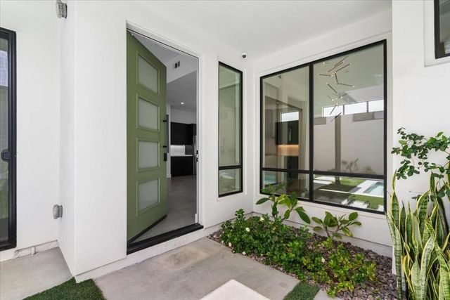 161 Holliday Way, Palm Springs, CA 92262