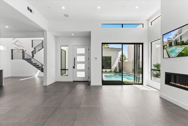 161 Holliday Way, Palm Springs, CA 92262